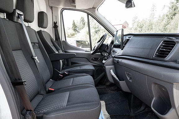 Ford Transit 24 of 28