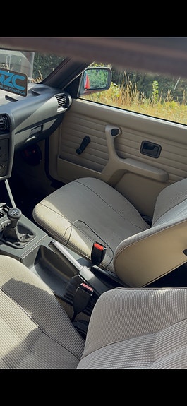 BMW 318i 9 of 10