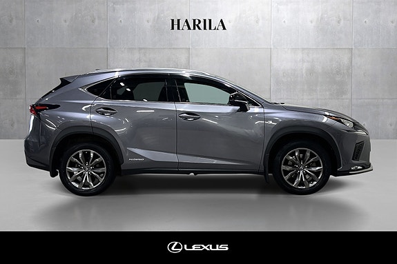 Lexus NX300h 6 of 28