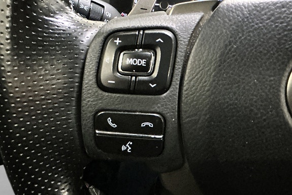 Lexus NX300h 23 of 28