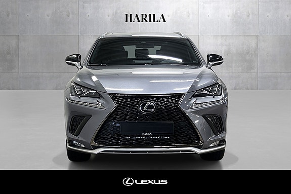 Lexus NX300h 8 of 28