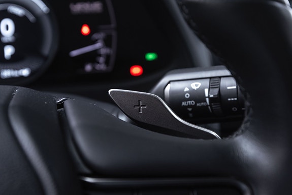 Lexus UX300e 13 of 26