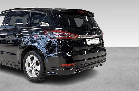 Ford S-MAX 3 of 13