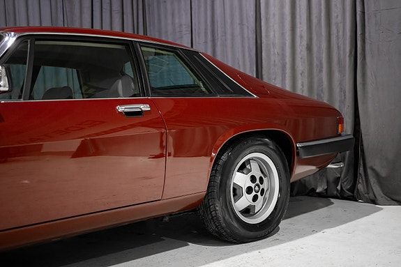 Jaguar XJS 14 of 30