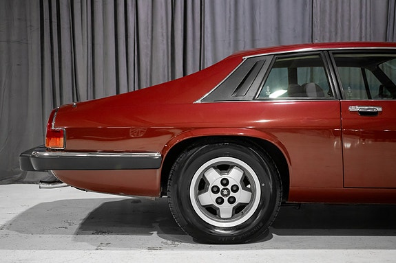 Jaguar XJS 16 of 30