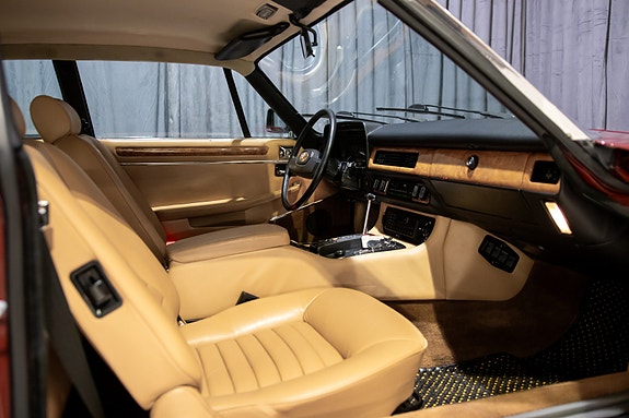 Jaguar XJS 24 of 30