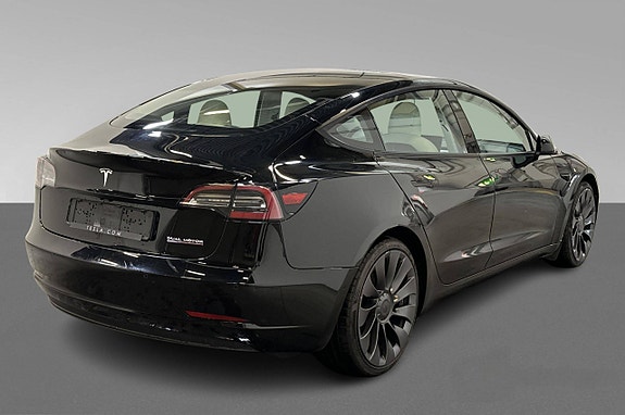 Tesla Model 3 6 of 11