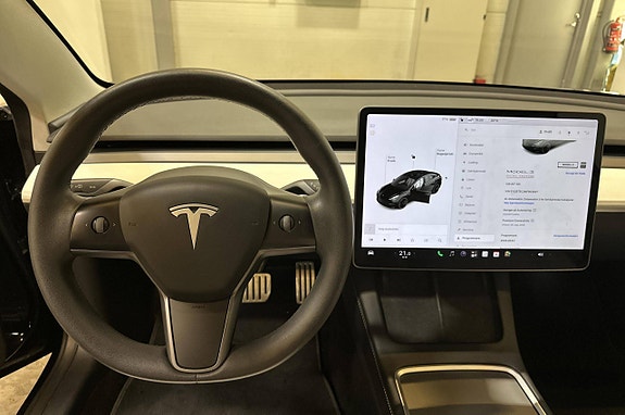 Tesla Model 3 9 of 11