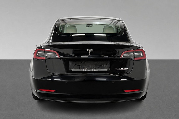 Tesla Model 3 5 of 11