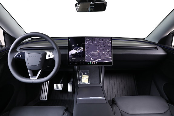 Tesla Model Y 10 of 30