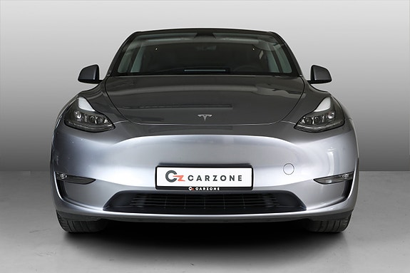 Tesla Model Y 2 of 28