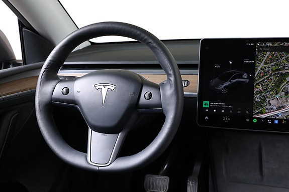 Tesla Model Y 7 of 28
