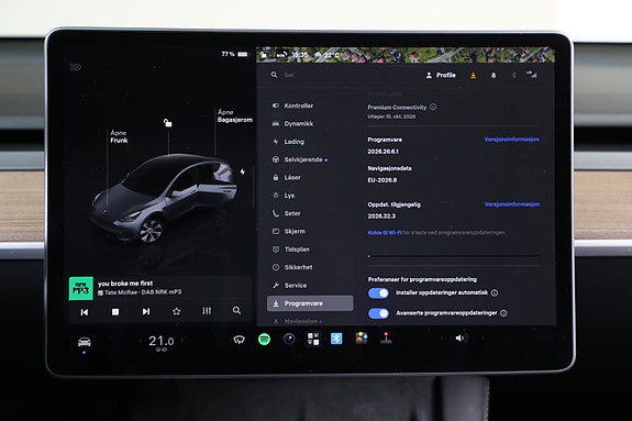Tesla Model Y 20 of 28