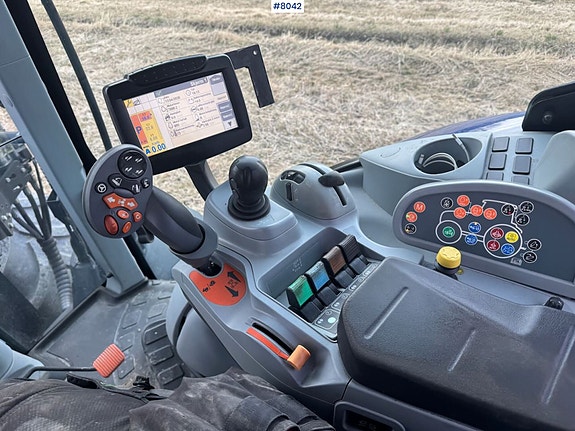 New Holland T7.210 AC Blue Power m/ Frontlaster 24 of 26