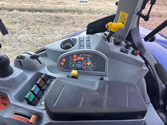 New Holland T7.210 AC Blue Power m/ Frontlaster 25 of 26