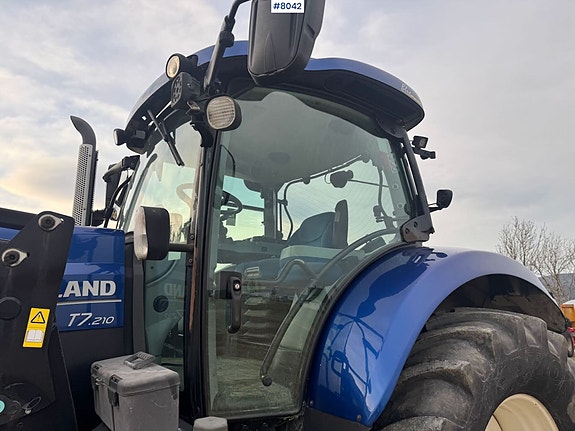 New Holland T7.210 AC Blue Power m/ Frontlaster 15 of 26