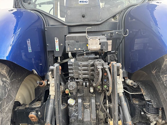 New Holland T7.210 AC Blue Power m/ Frontlaster 17 of 26