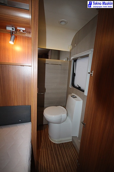 Adria 643 UT 11 of 19