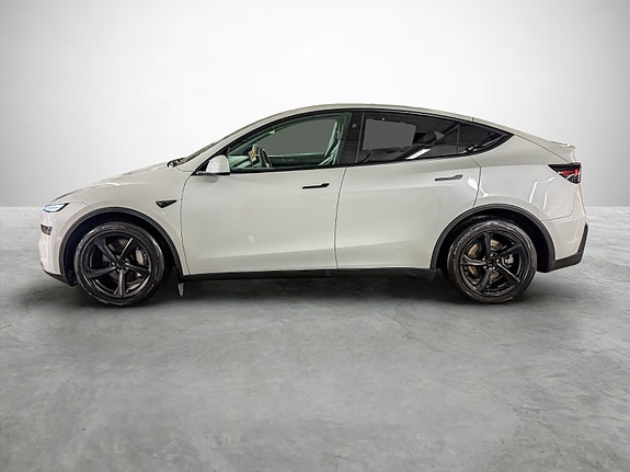 Tesla Model Y 2 of 30