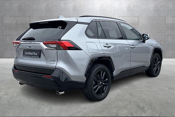 Toyota RAV4 5 of 24