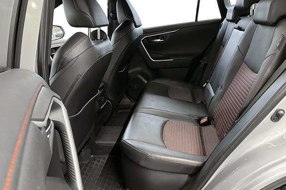 Toyota RAV4 17 of 24