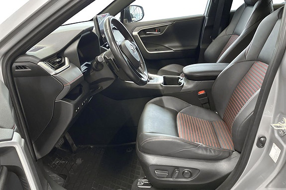 Toyota RAV4 11 of 24