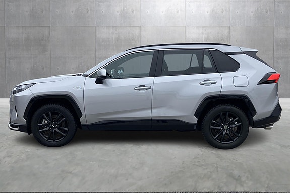 Toyota RAV4 2 of 24