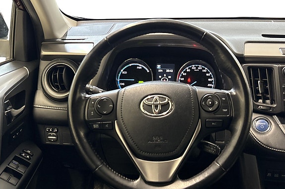 Toyota RAV4 10 of 23