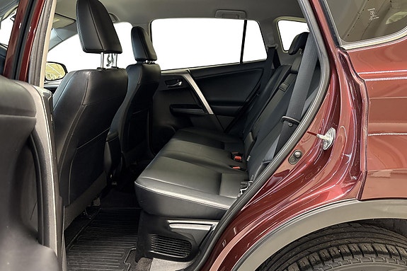 Toyota RAV4 17 of 23