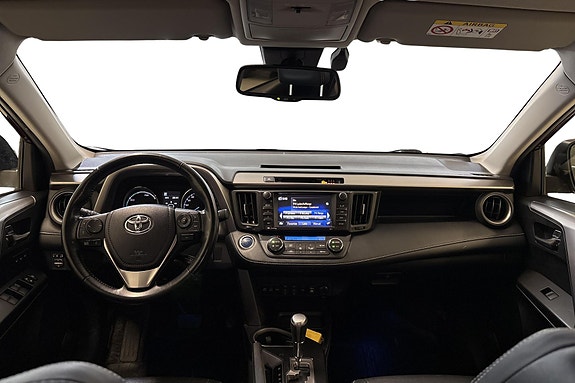 Toyota RAV4 9 of 23