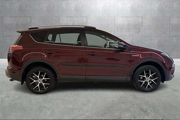 Toyota RAV4 6 of 23