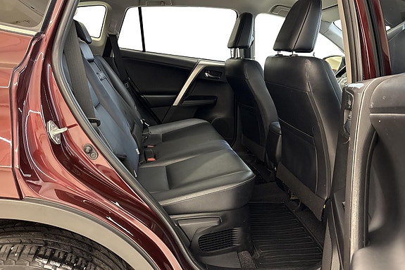 Toyota RAV4 18 of 23