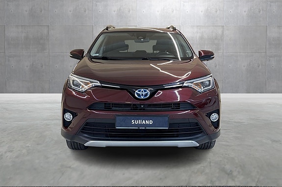 Toyota RAV4 8 of 23