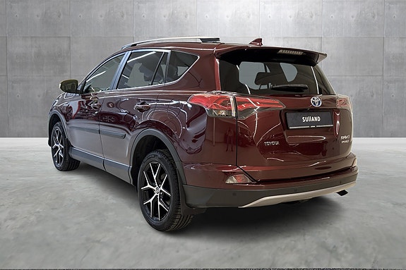 Toyota RAV4 3 of 23