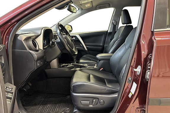 Toyota RAV4 15 of 23
