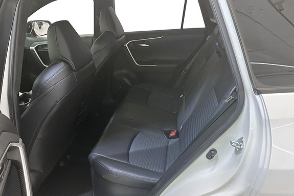Toyota RAV4 16 of 22