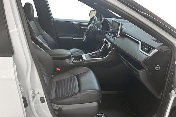 Toyota RAV4 15 of 22