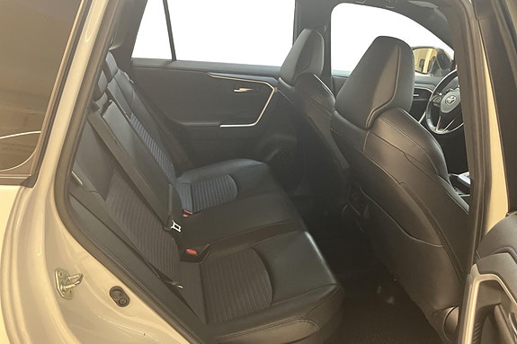 Toyota RAV4 17 of 22