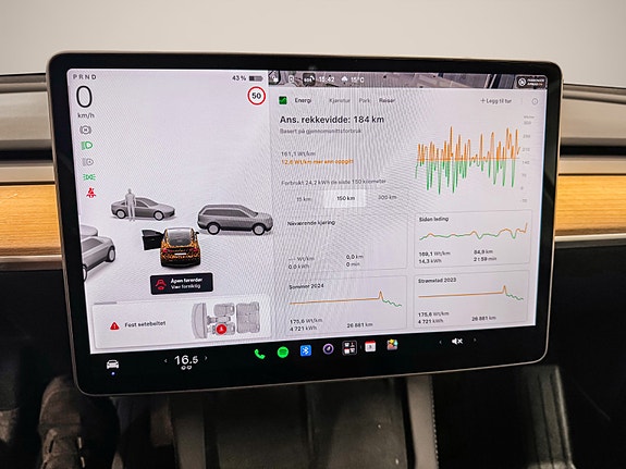 Tesla Model Y 26 of 30