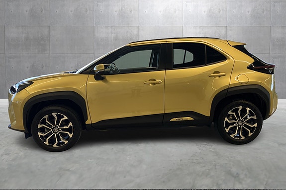 Toyota Yaris Cross 2 of 22