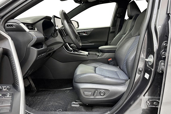 Toyota RAV4 14 of 21
