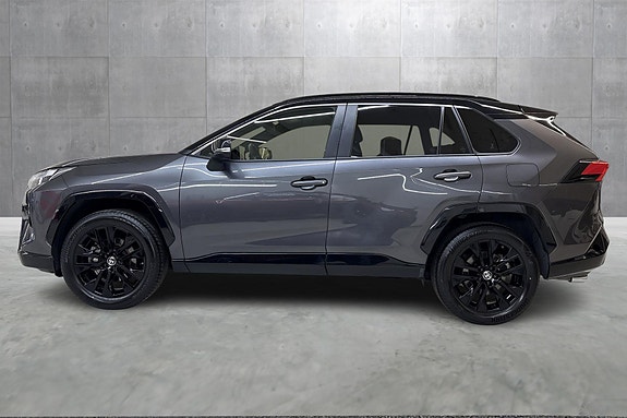 Toyota RAV4 2 of 21