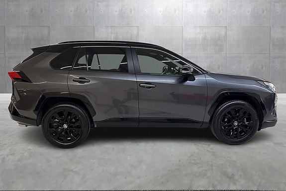 Toyota RAV4 6 of 21