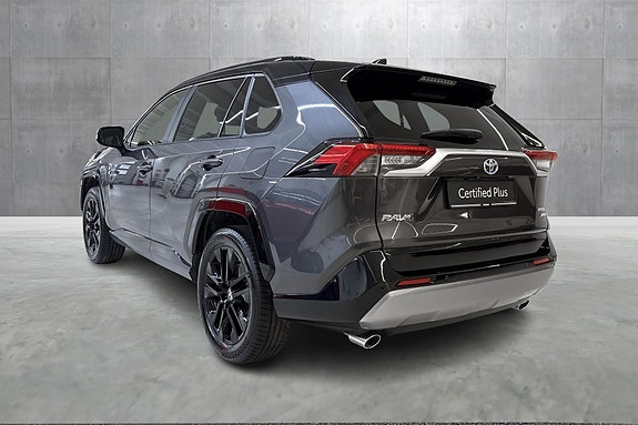 Toyota RAV4 3 of 21