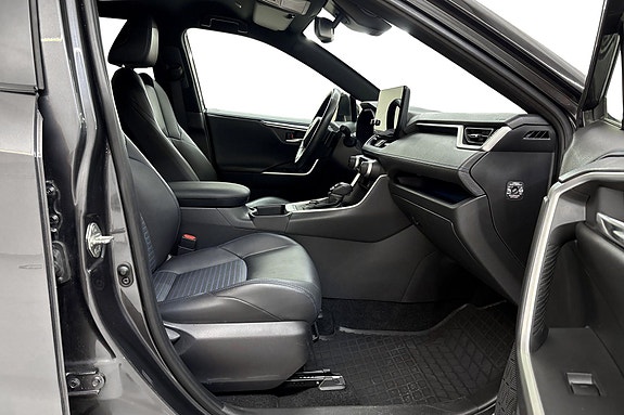 Toyota RAV4 15 of 21