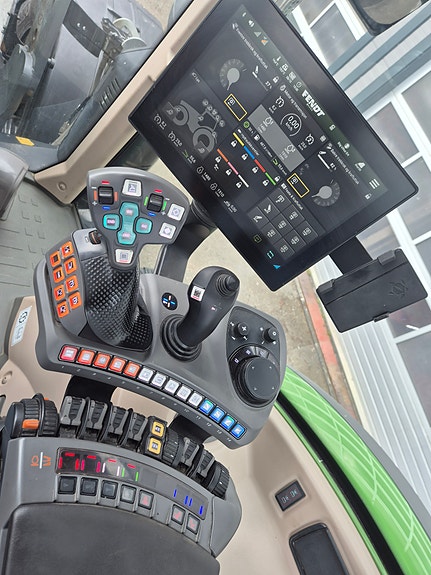 Fendt 724 7 of 7
