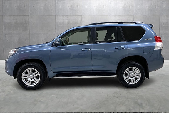 Toyota Land Cruiser 2 of 30
