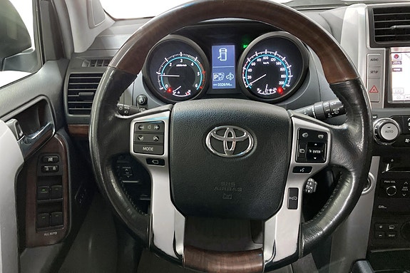 Toyota Land Cruiser 11 of 30