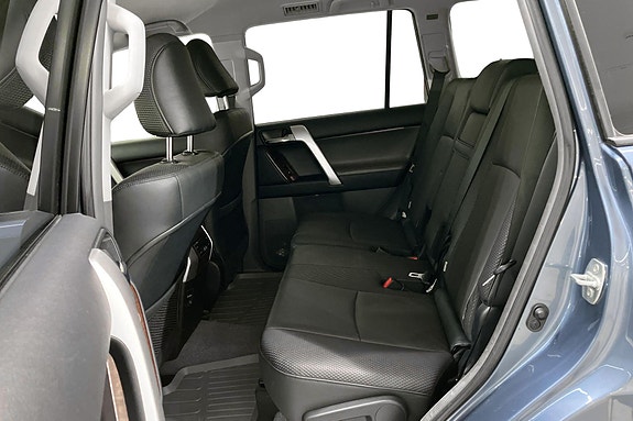 Toyota Land Cruiser 16 of 30