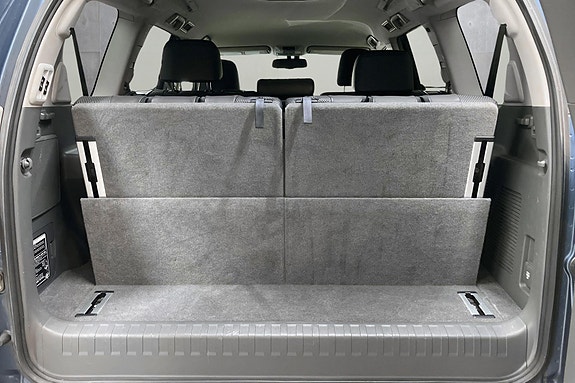 Toyota Land Cruiser 25 of 30
